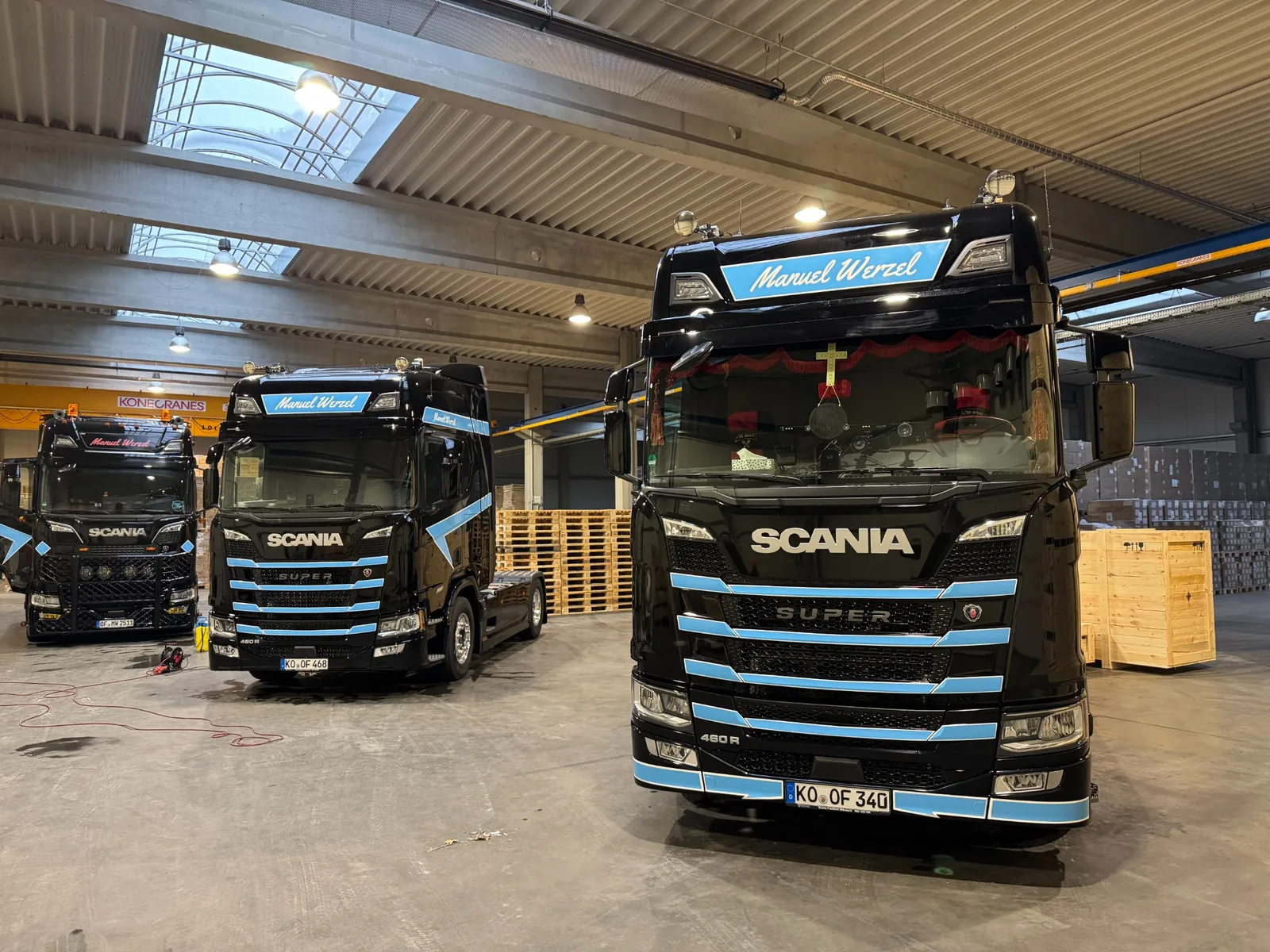 LKW-Flotte mit Folierung von SEM Solutions